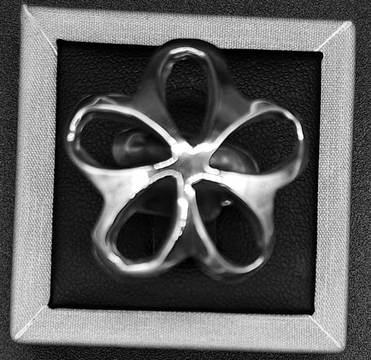 ANILLO FLOR EN  PLATA LEY 925