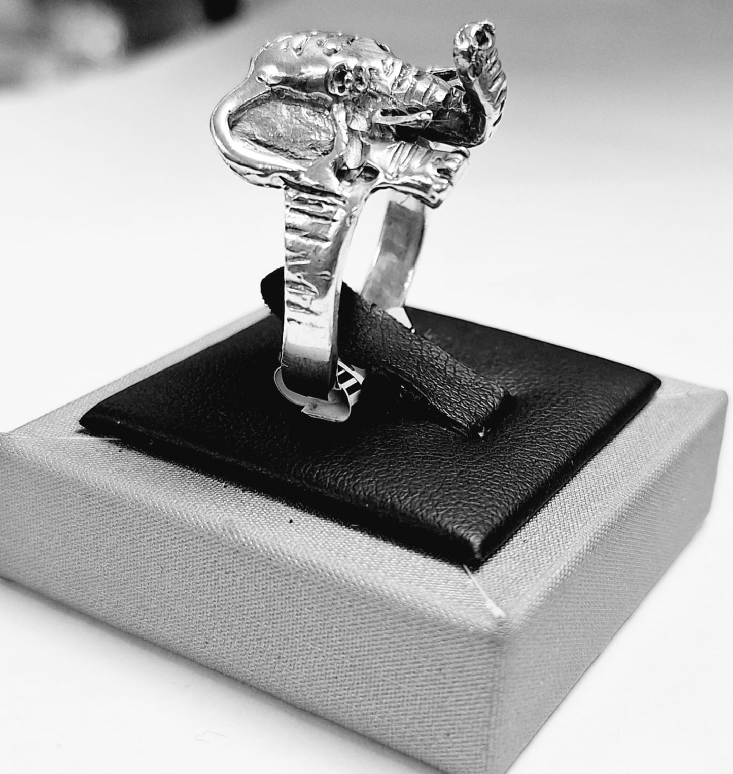 ANILLO ELEFANTE EN PLATA LEY 925